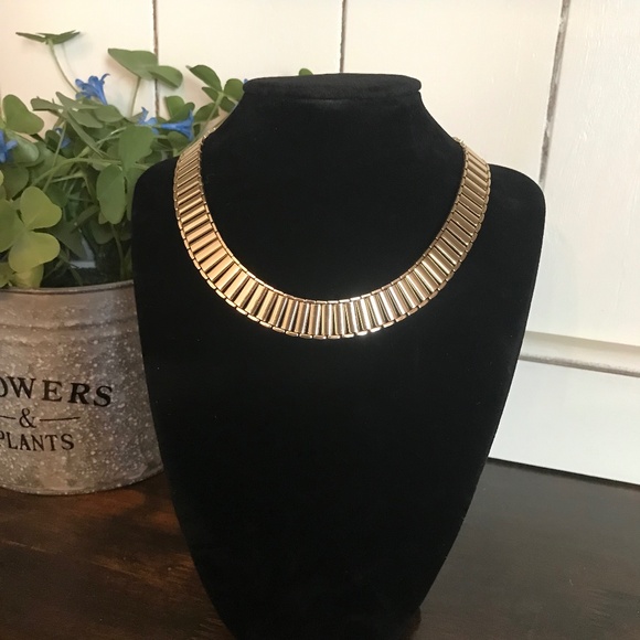 Gold Tone Necklace - Picture 1 of 4